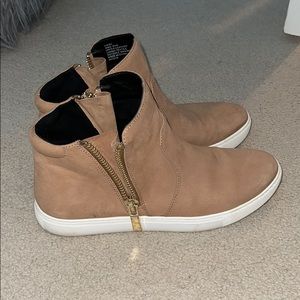 Women’s Kenneth Cole Sneaker